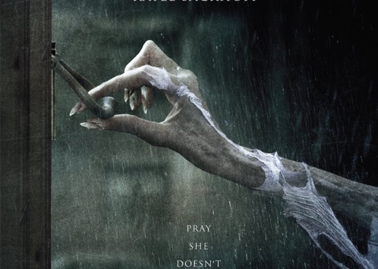 Bruxa demoníaca ataca no trailer do terror Don’t Knock Twice