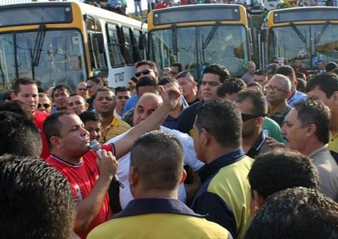 Rodoviários definem prazo de 10 dias para pagamento de benefícios e ameaçam nova greve