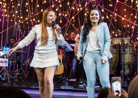 Maiara e Maraisa vão comprar jatinho 'Não é luxo, mas necessidade’