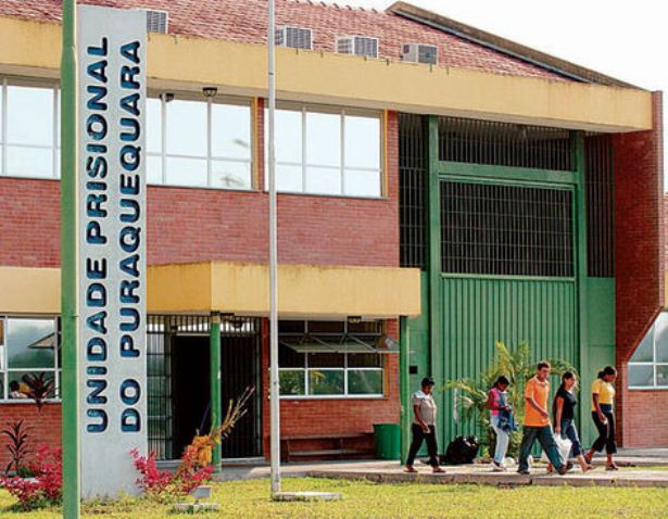 No Amazonas, dupla tenta entrar em cadeia com maconha escondida em tubos de pasta de dente