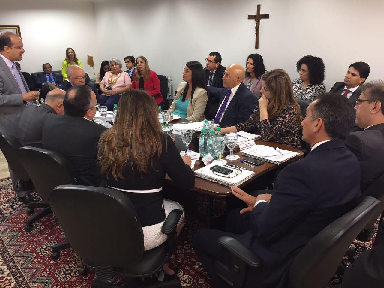 Governo do Amazonas quer mais armas para Forças Militares na fronteira