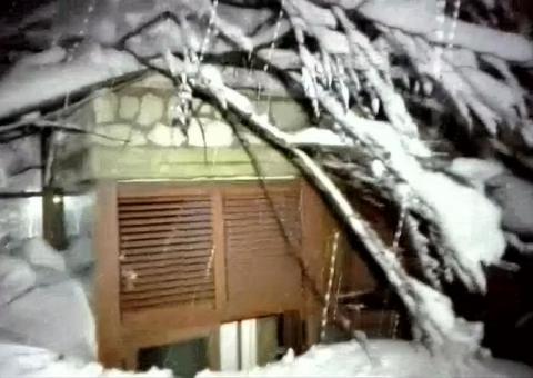  Após terremoto, avalanche atinge hotel e deixa vários mortos na Itália 