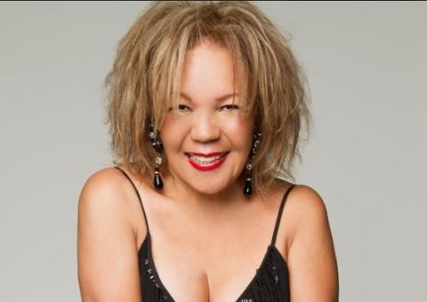 Vocalista do Kaoma, Loalwa Braz é encontrada carbonizada em carro