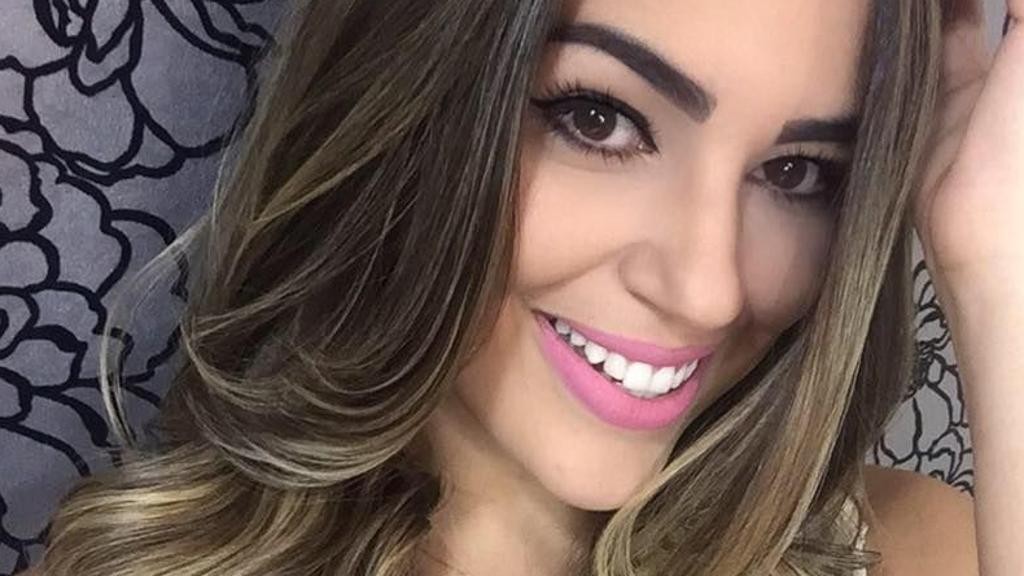 BBB 17: Mãe de Vivian avisa, não quer ver filha em cenas picantes no edredon