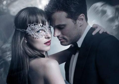 Ex de Christian Grey persegue rival em novo comercial de 50 Tons Mais Escuros