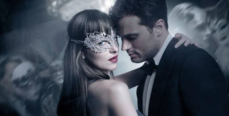 Ex de Christian Grey persegue rival em novo comercial de 50 Tons Mais Escuros
