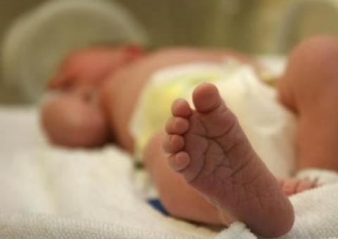 Mãe confessa ter matado dois filhos, mas polícia suspeita de mais um