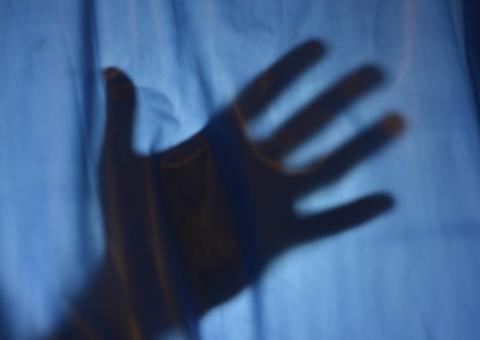 Médico de pronto-atendimento abusa sexualmente de paciente