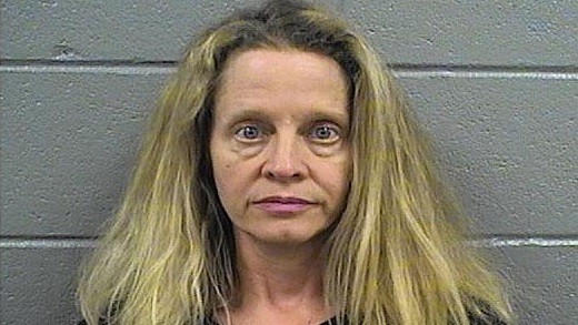 Mulher é condenada a 4 anos de prisão após fazer sexo em cemitério 