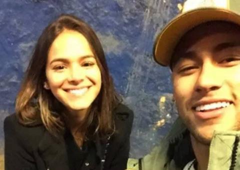 Neymar quer assumir reconciliação, mas Bruna Marquezine não aceita