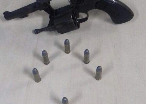 Homem é deixado para trás por comparsas após assalto e acaba preso em Manaus