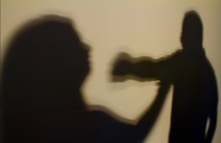 Homem é preso após torturar mulher por 48 horas 