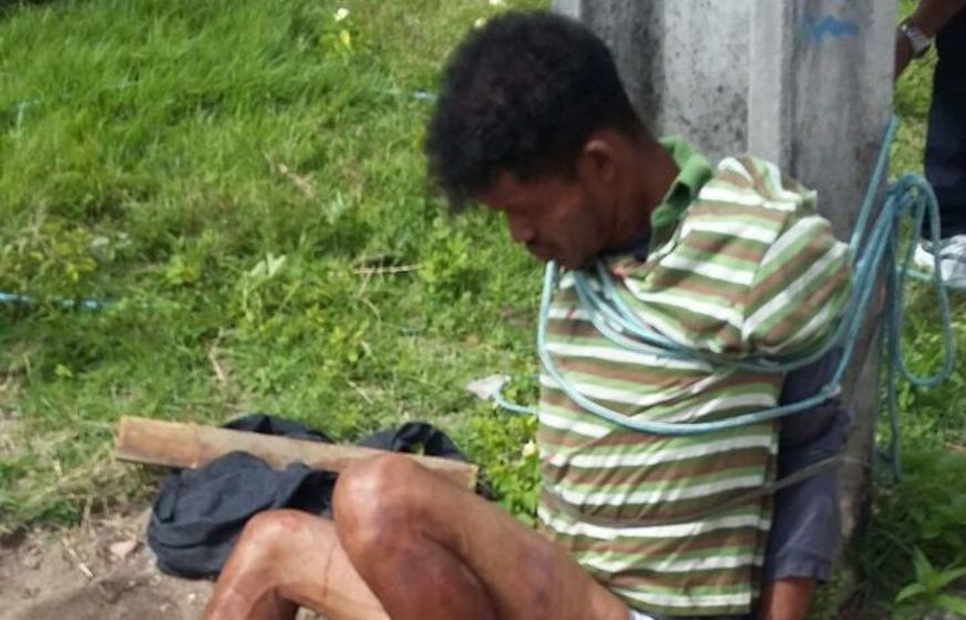 Suspeito de tentar assaltar casa é amarrado e espancado por populares em Manaus