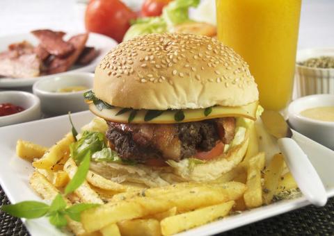  Em Manaus, hamburgueria Don Pepe volta em novo endereço