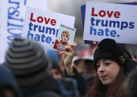  Mulheres fazem marchas ao redor do mundo contra a posse de Trump