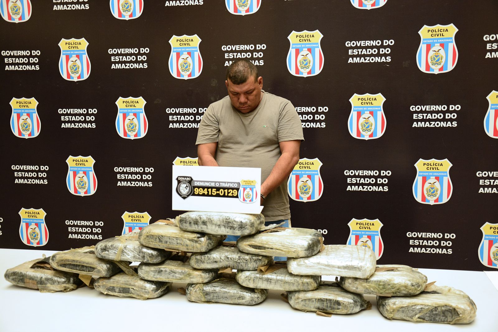 Homem que distribuía drogas em zonas de Manaus é preso com R$ 85 mil  em entorpecentes 