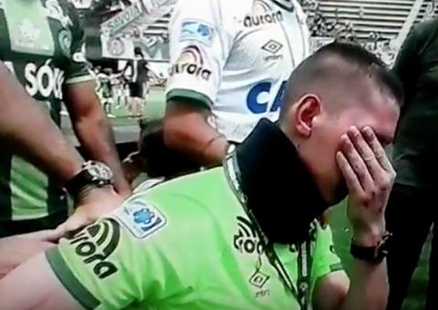 Sobreviventes e parentes de vítimas da #Chape são homenageados em dia de vitória do time 