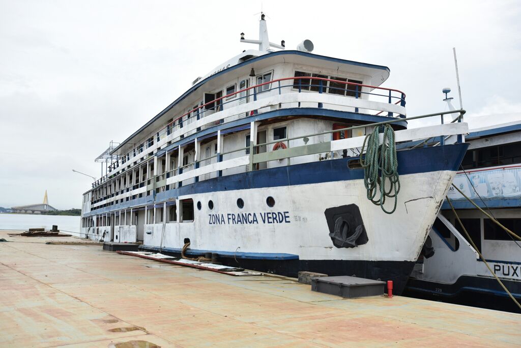 Serviços gratuitos são oferecidos em 'barcos sociais' no AM