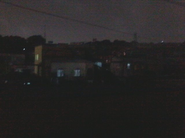 Temporal deixa bairros sem energia em Manaus