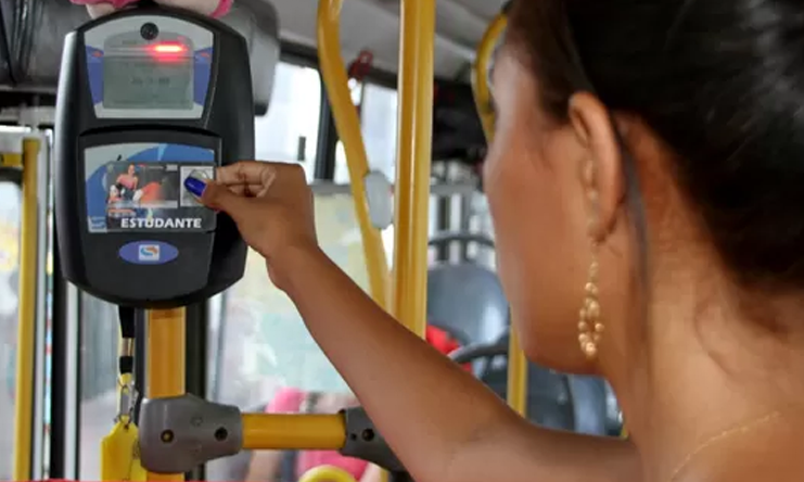Tarifa de ônibus continua congelada para estudantes mesmo com reajuste da passagem