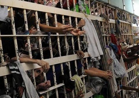  Direitos humanos devem visitar presídios do Amazonas nesta terça-feira