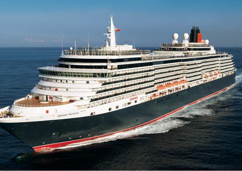 Maior navio da Temporada de Cruzeiros chega a Manaus 