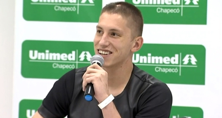 Após 56 dias internado, Follmann recebe alta e deve colocar prótese nos próximos dias