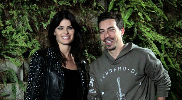 Isabeli Fontana diz que ETs revelaram o sexo do seu bebê