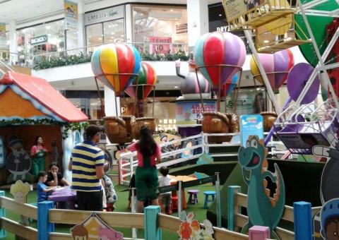 'Mundo Bita' faz a alegria da garotada em shopping de Manaus 