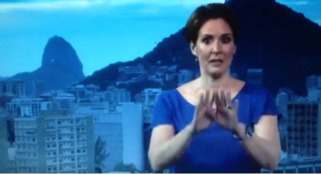 Apresentadora chora após noticiar morte de criança de 2 anos