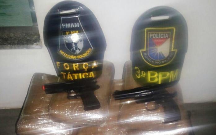 11kg de drogas e armas são encontrados em barco no AM