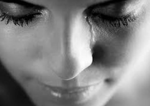 Antes de morrer, mulher escreve carta comovente ao marido que a traía 