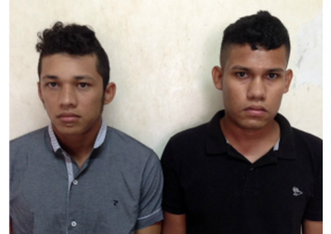 No AM, dupla é presa acusada de esfaquear e degolar homem no meio da rua