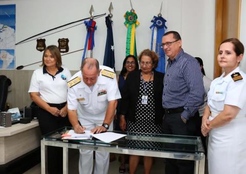 Marinha assume comando de escola estadual em Manaus 