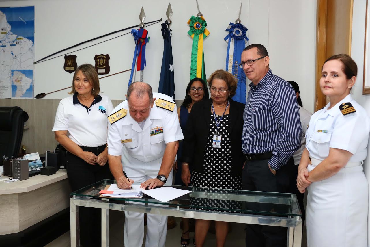 Marinha assume comando de escola estadual em Manaus 