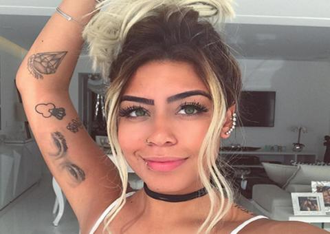  Irmã de Neymar faz tatuagem inusitada e vira piada web