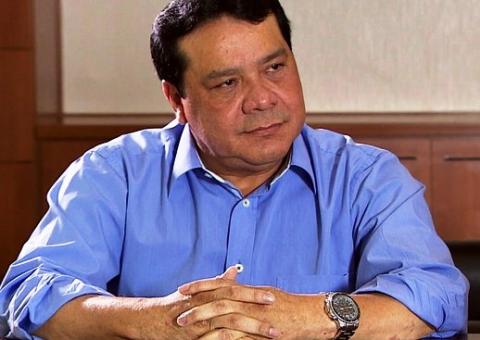 Adail Pinheiro faz desabafo na internet e denuncia 'esquema milionário'