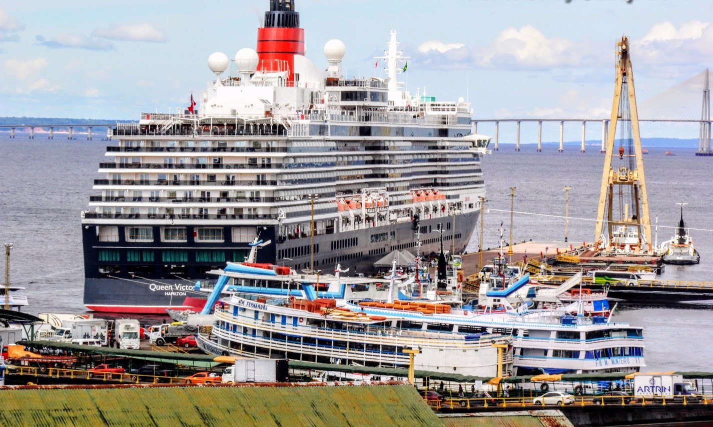 Maior cruzeiro da história atraca em Manaus nesta quarta
