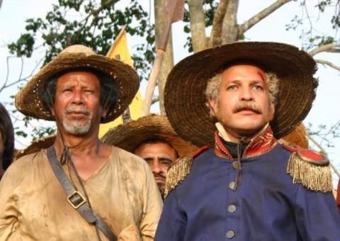 Drama retrata história do general venezuelano no Teatro Gebes Medeiros