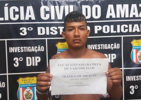 Com papagaio da FDN, jovem é preso em flagrante por tráfico de drogas em Manaus