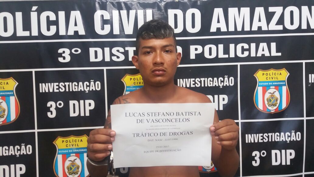 Com papagaio da FDN, jovem é preso em flagrante por tráfico de drogas em Manaus