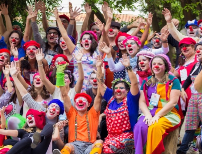 Projeto “Roda na Praça” promove show de palhaços em Manaus