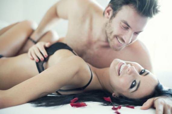 Sexo pode causar problemas de pele, e não é só DST 