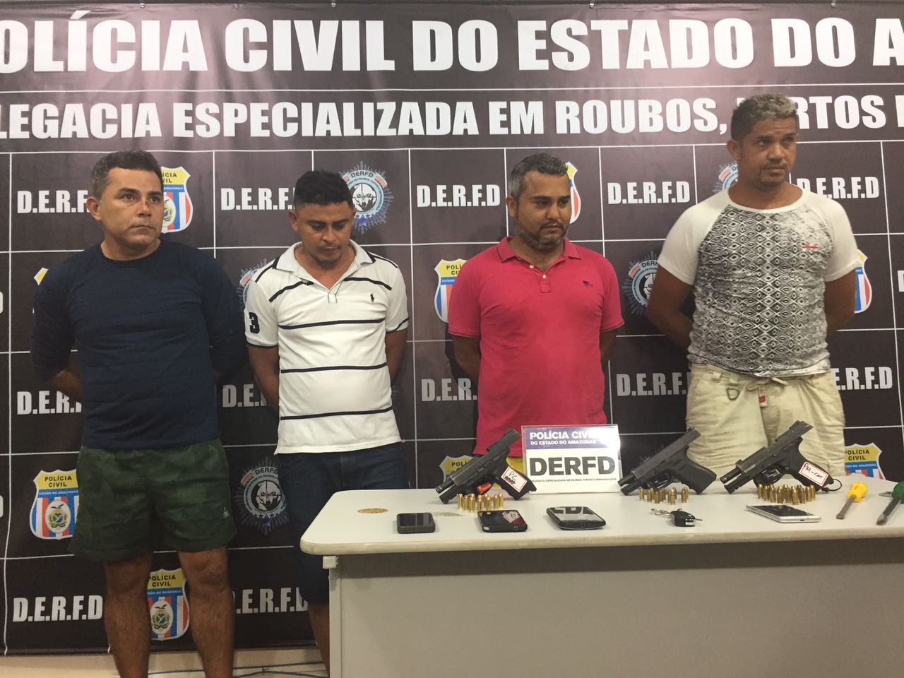 Policiais davam 'cobertura' à bando que roubava cofres de postos de gasolina em Manaus