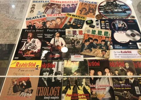  Exposição Revolution chama atenção por itens originais