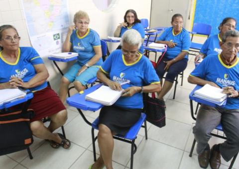 Prefeitura abre turma de Ensino Fundamental para adultos e idosos em Manaus