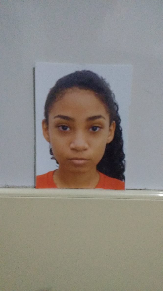 Adolescente sai para ir à igreja, mas desaparece em Manaus