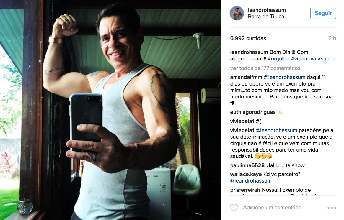 Mais sarado do que nunca Leandro Hassum exibe veias saltadas em braço 'Vida nova’