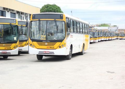 Governo Melo reage a reajuste da tarifa de ônibus e corta subsídio das empresas