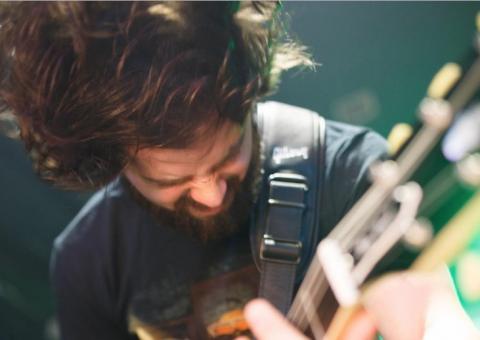 Acústico com Frank Bessa é a pedida do SabbaRock do Porão